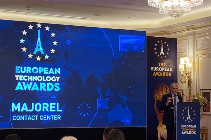 Íñigo Arribalzaga, CEO de Majorel IBILAT, durante su discurso tras recibir el European Technology Award.