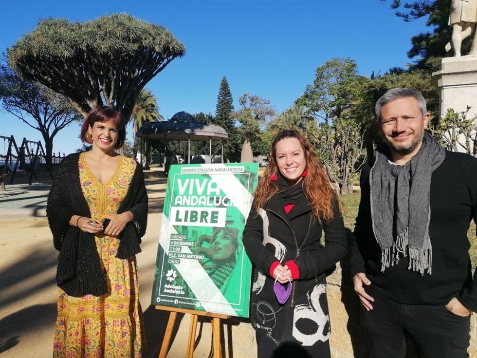 La portavoz de Adelante Andalucía y diputada no adscrita en el Parlamento andaluz, Teresa Rodríguez, durante la presentación de actividades por el 4 de diciembre en Cádiz.