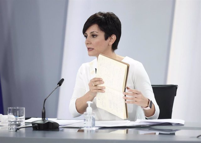 La ministra Portavoz, Isabel Rodríguez, en una rueda de prensa tras la reunión del Consejo de Ministros, a 30 de noviembre de 2021, en Madrid (España). El Consejo de Ministros, a propuesta del Ministerio de Asuntos Económicos y Transformación Digital, ha 
