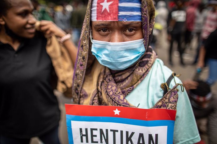 Un estudiante papúo se manifiesta en Indonesia.