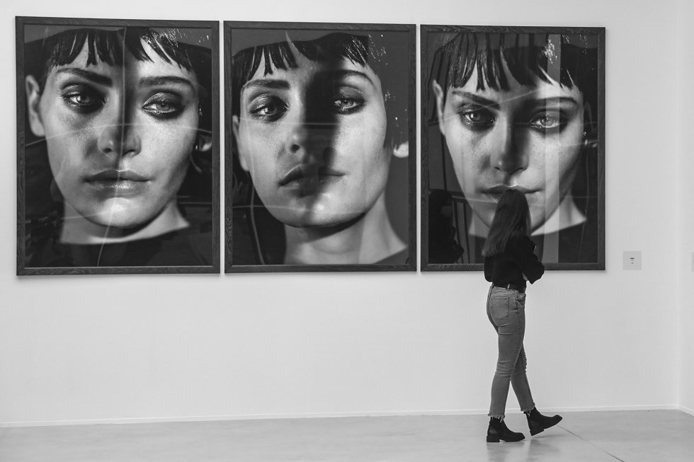 A Coruña
Exposición Peter Lindbergh: Untold Stories, autocomisariada por el propio fotógrafo poco antes de su fallecimiento en 2019, se presenta por primera vez en España
03/12/2021
Foto: M. Dylan / Europa Press