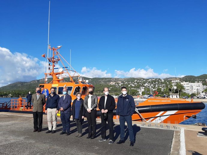 Presentación en Puerto Portals de la embarcación.