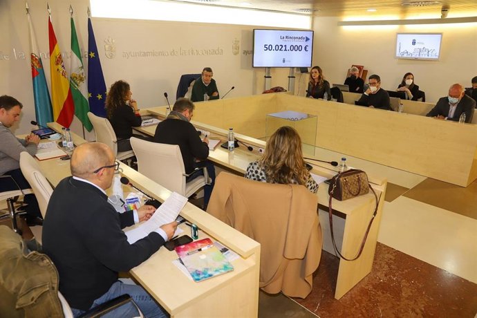 Pleno del Ayuntamiento de La Rinconada en el que se ha aprobado el presupuesto para 2022.