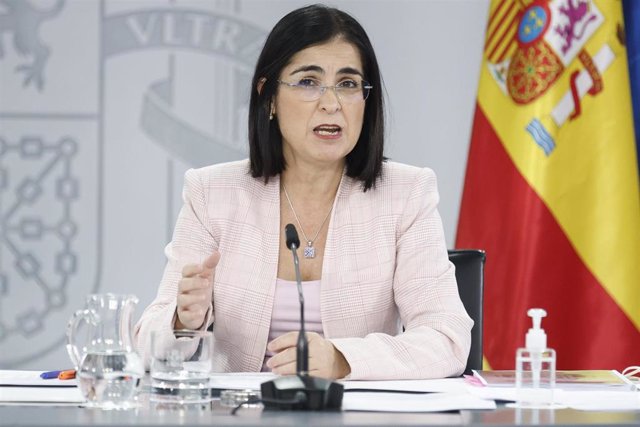 La ministra de Sanidad, Carolina Darias, en una rueda de prensa posterior al Consejo de Ministros, en el Complejo de La Moncloa, a 3 de diciembre de 2021, en Madrid (España). Durante el Consejo de Ministros se ha aprobado la Estrategia de Salud Mental del