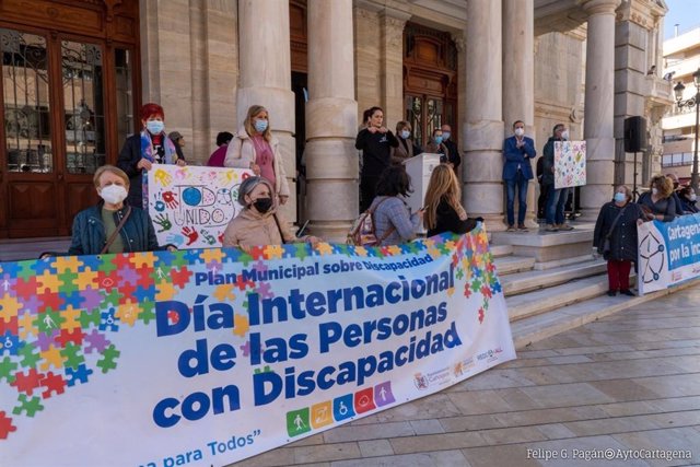 Lectura del Manifiesto por el Día Internacional de la Discapacidad en el Ayuntamiento de Cartagena