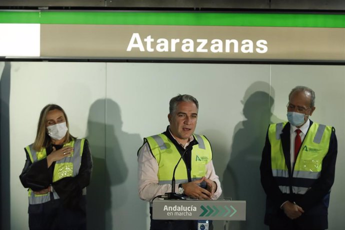 El consejero de la Presidencia, Administración Pública e Interior, Elías Bendodo, durante la intervención después de la visita a las obras del metro a 03 de diciembre 2021 en Málaga (Andalucía)