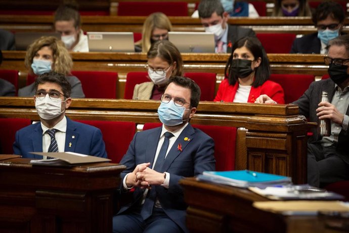 El presidente de la Generalitat, Pere Aragons, en la sesión de control al Govern en el Parlament
