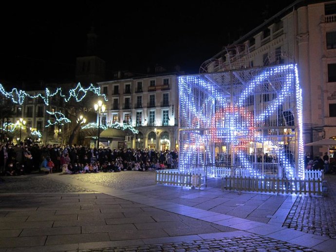 Encendido de la Caja Mágica de la plaza Mayor.