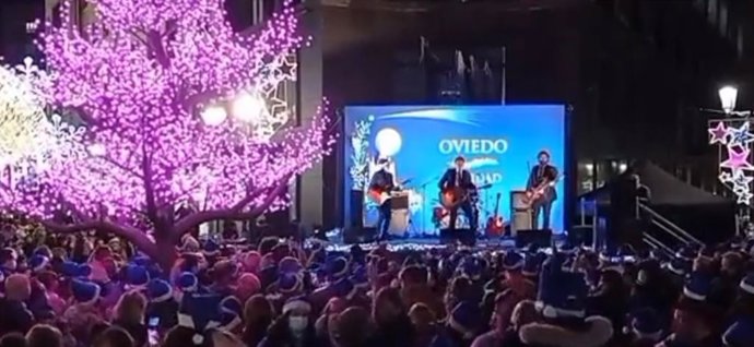 Concierto tras el encendido de la iluminación navideña en Oviedo