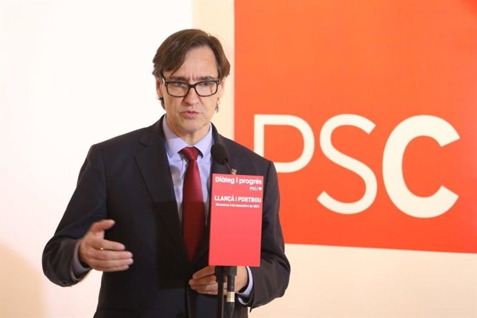 El primer secretario electo del PSC, Salvador Illa, en la nueva agrupación de Llan-Portbou (Girona).