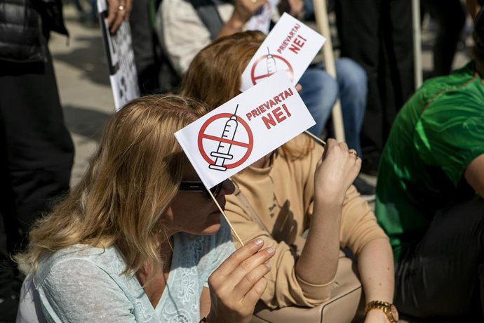 Imagen de archivo de manifestaciones contra las medidas anticovid del Gobierno lituano.