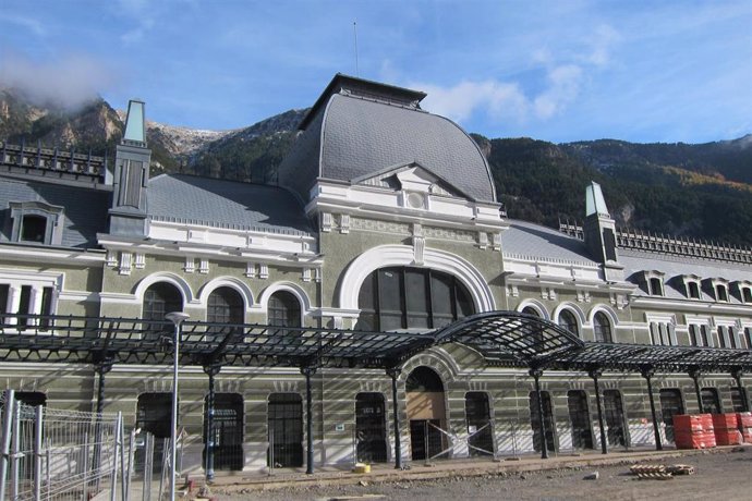 Estado actual de la fachada de la Estación Internacional de Canfranc