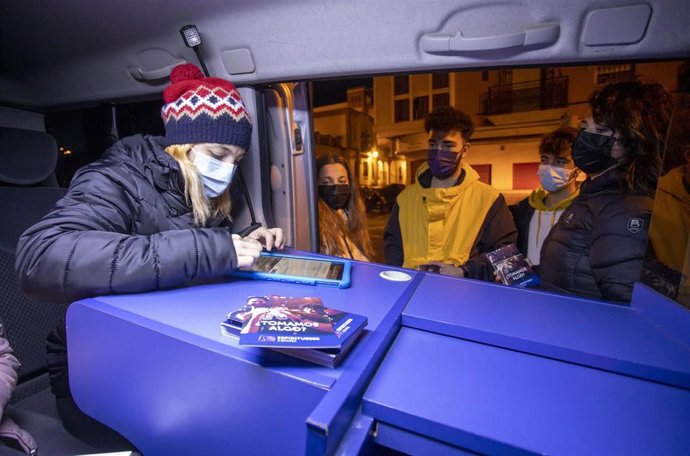 Premiados más de 20 jóvenes onubenses con un cheque de gasolina por conducir con tasa de alcohol 0,0