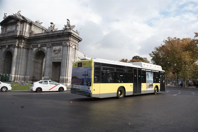 Autobús urbano de Madrid promocionando la oferta turística de la provincia de Jaén.