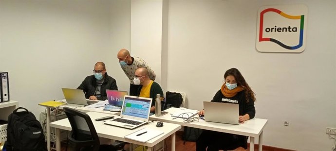 Las oficinas Orienta de la Generalitat duplican el número de profesionales para reforzar la atención psicológica