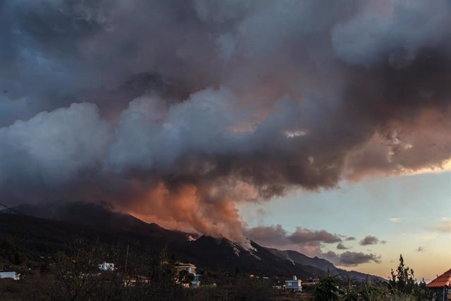 Volcán de Cumbre Vieja, en La Palma, Santa Cruz de Tenerife, Canarias (España).  