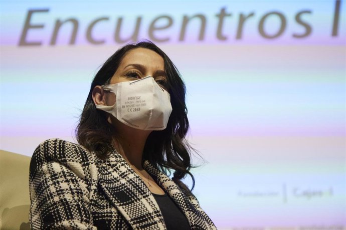 La presidenta de Ciudadanos, Inés Arrimadas, durante los desayunos informativos de Europa Press Andalucia en la Fundación Cajasol, a 4 de diciembre de 2021 en Sevilla (Andalucía, España)