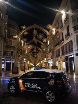 Vehículo Policía Nacional Málaga en calle Larios