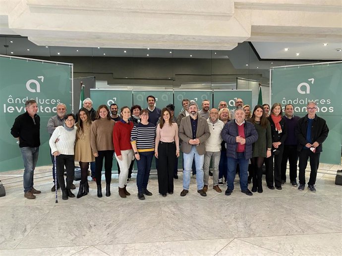 Primer encuentro de las direcciones de las distintas formaciones que conforman 'Andaluces Levantaos'.