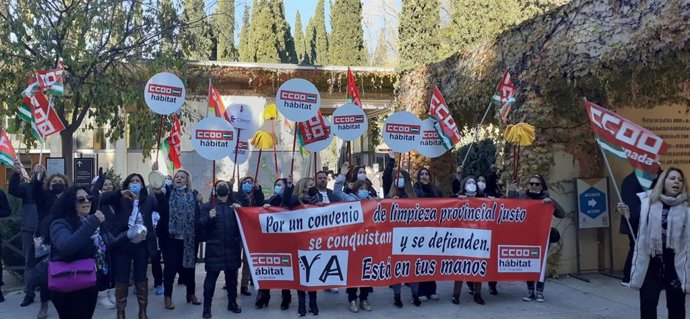 CCOO sigue su protesta por "la intransigencia" de la patronal en la negociación del convenio con las trabajadoras de la limpieza
