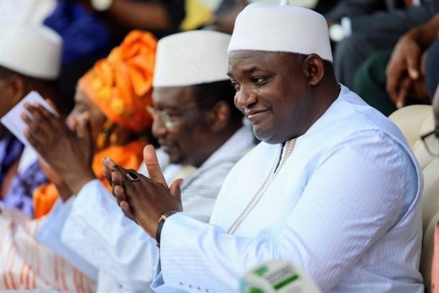 Archivo - El presidente de Gambia, Adama Barrow