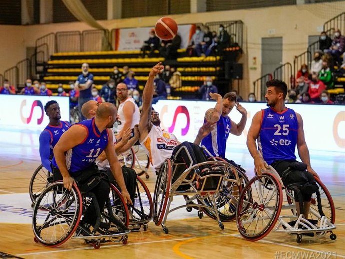 España debuta con victoria sobre Francia en el Europeo de Madrid