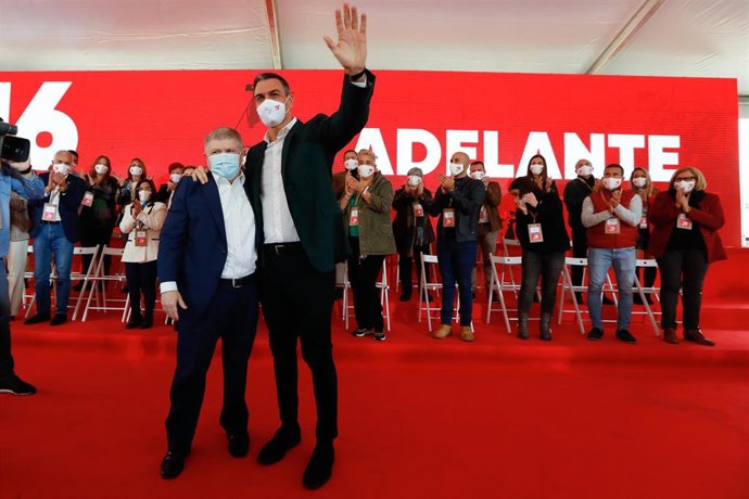 Pedro Sanchez junto a José Vélez en el 16 Congreso del PSRM
