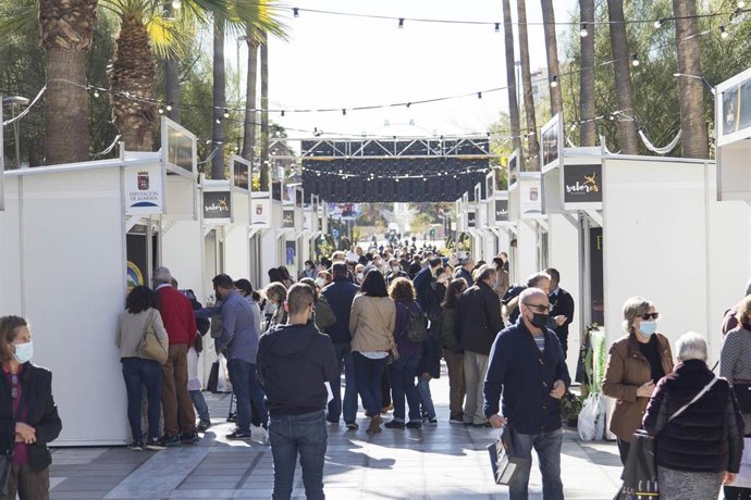 Público en la feria Sabores Almería.
