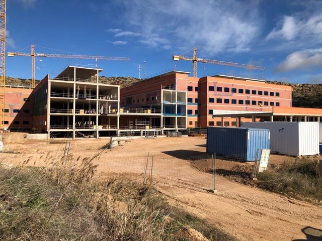Hospital de Alcañiz en construcción.