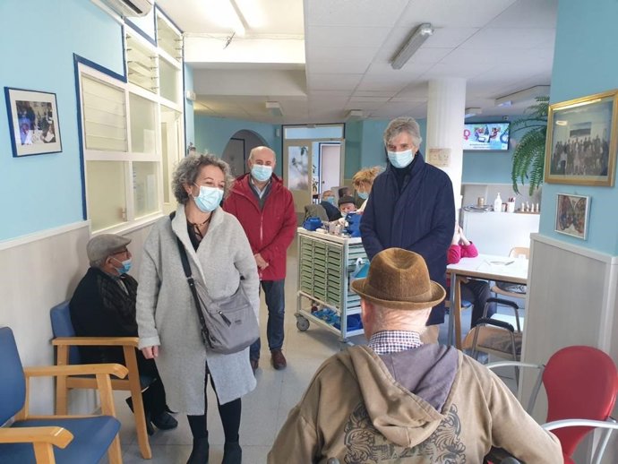 El conseller de Salud de la Generalitat, Josep Maria Argimon, después de inaugurar la 24 Fira Artesana de ger (Lleida)