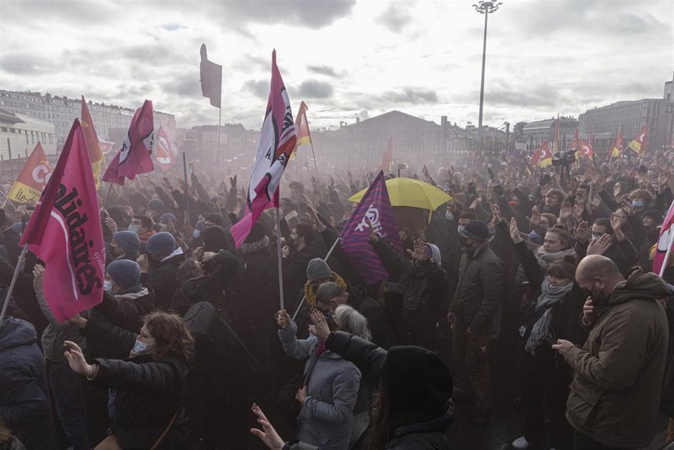 Manifestación antifascista contra Eric Zemmour en París