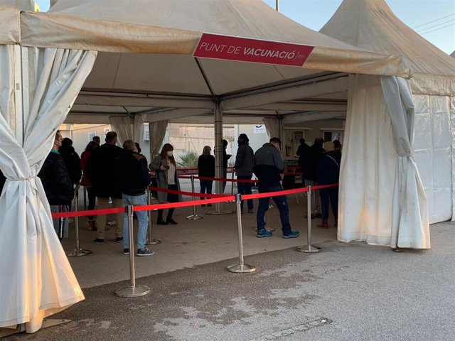 Punto de vacunación de Son Dureta. Archivo.