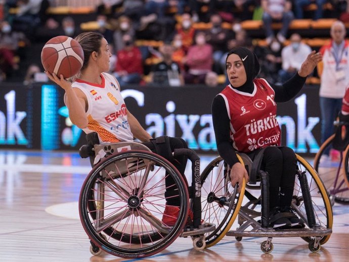 La selección española femenina de baloncesto en silla de ruedas ante Turquía en el Europeo