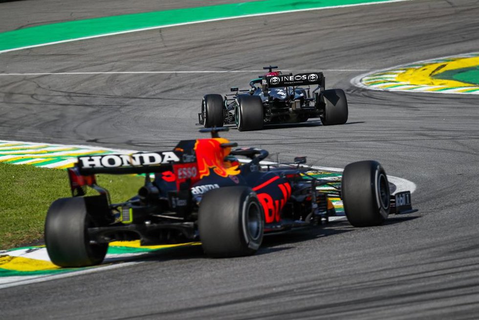Max Verstappen y Lewis Hamilton