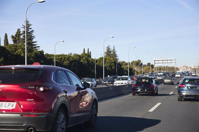 Tráfico en la autovía A-42, a 3 de diciembre de 2021, en Madrid (España). 