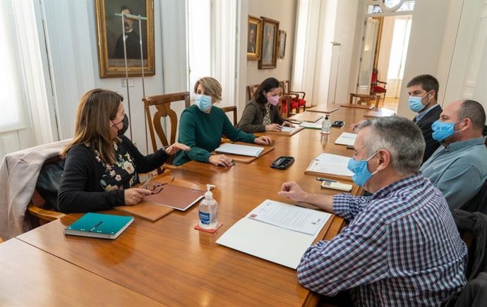 La alcaldesa, Noelia Arroyo, preside la constitución de la Comisión Mixta de Seguimiento de la Cátedra Universitaria de la Actividad Físico-Deportiva en Cartagena, que conforman las dos universidades públicas de la Región