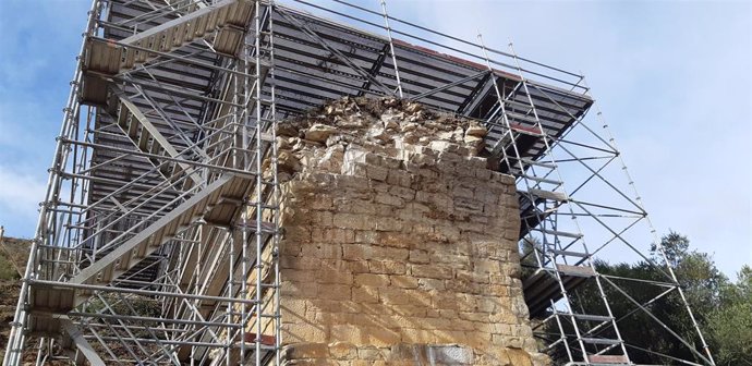 Comienza el montaje de la estructura provisional que permitirá reconstruir la bóveda del Puente Mantible