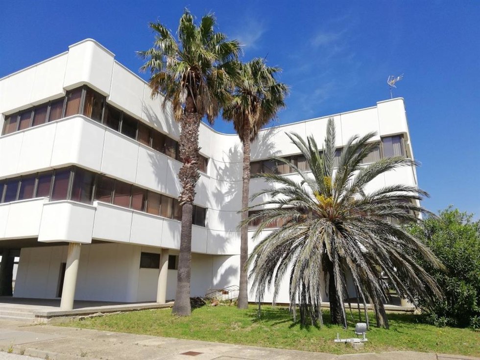 Edificio en cruz de Cádiz que albergará el Grupo Marítimo del Estrecho y el Centro de Perfeccionamiento del Servicio Marítimo de Guardia Civil.