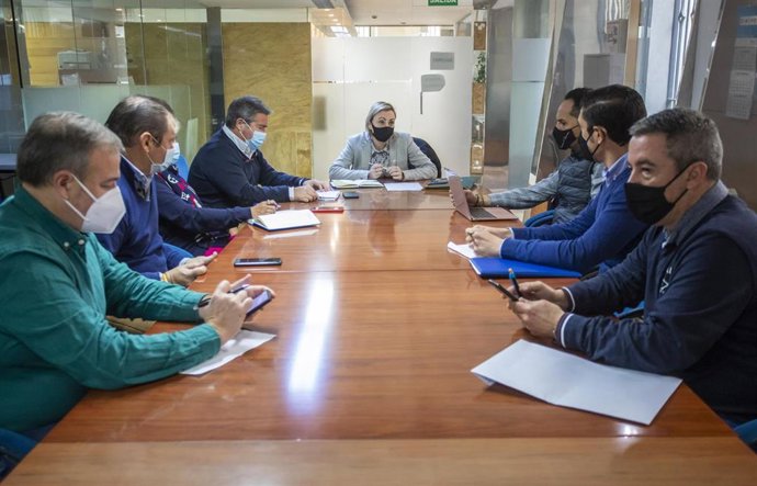 El Ayuntamiento y los hosteleros de Huelva impulsan la creación de los Premios Anuales al sector