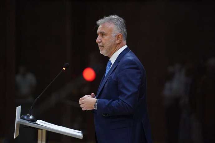 Archivo - El presidente de Canarias, Ángel Víctor Torres