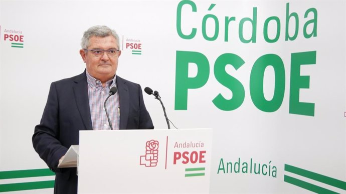 Archivo - El parlamentario andaluz del PSOE por Córdoba Jesús María Ruiz, en la sede de su partido, en una foto de archivo.