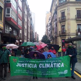 Manifestación ocntra la contaminación en Gijón