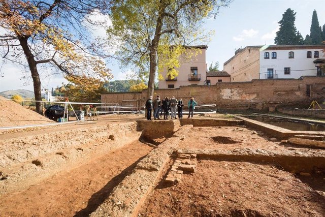 La Alhambra de Granada descubre una estructura palatina desconocida en el jardín de la Alamedilla