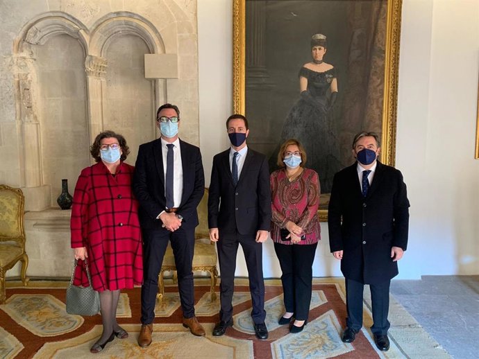 Representantes del PP de Baleares, en el acto institucional del Día de la Constitución.