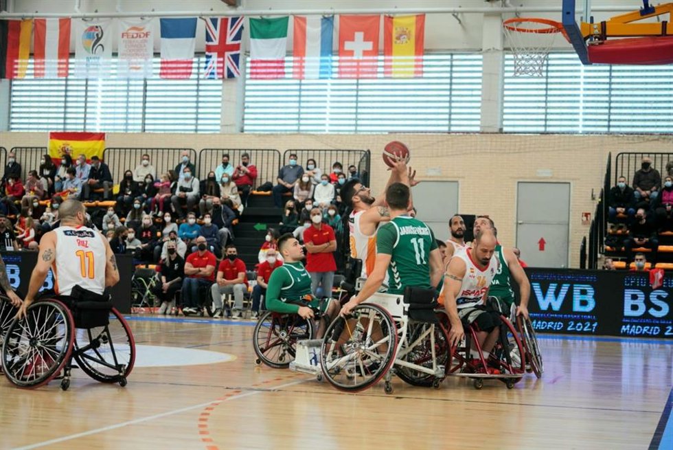 La selección masculina se asegura el pase a cuartos del Europeo al vencer a Lituania
