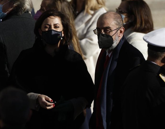 La presidenta del Gobierno de La Rioja, Concha Andreu, y el presidente del Gobierno de Aragón, Javier Lambán, a su llegada al acto institucional por el Día de la Constitución en el Congreso de los Diputados.
