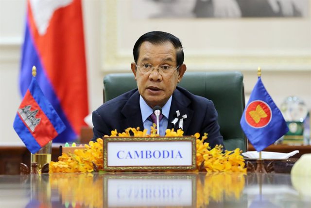 Archivo - El primer ministro de Camboya, Hun Sen.