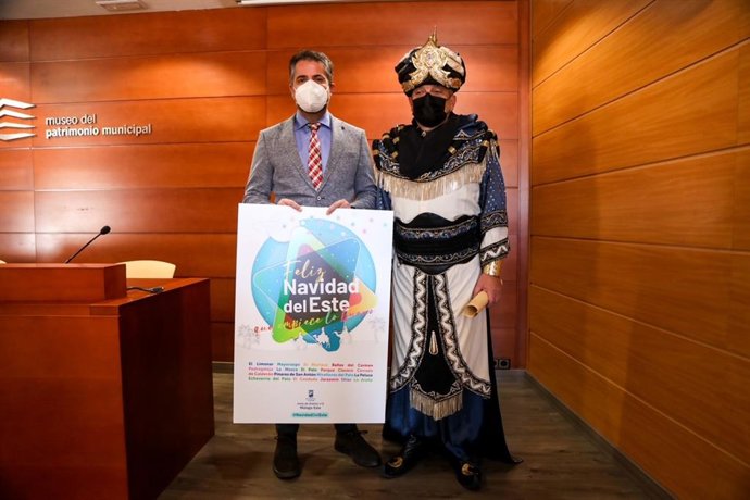 El concejal de Málaga Este, Carlos Conde, durante la presentación de la programación de actividades confeccionada para vivir la Navidad en el distrito