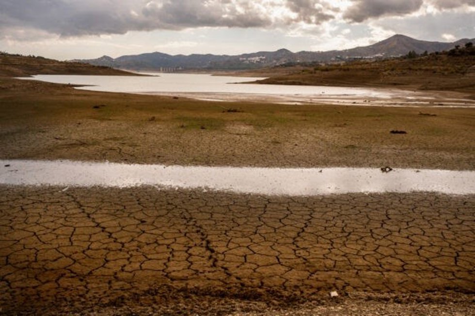 Tierra agrietada por la sequía