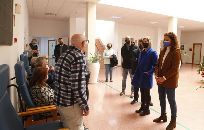 Cladera y Alonso, durante la visita la residencia gestionada por el IMAS.
